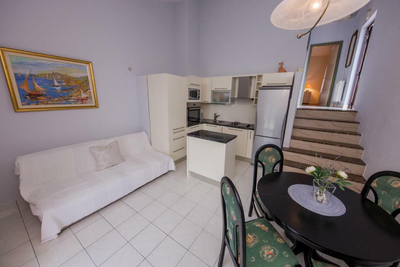 Apartments Mateo Трогір Екстер'єр фото